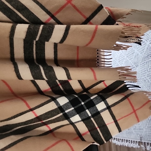 James Pringle Weavers Wool Plaid Shawl Wrap – Fringe Poncho - Picture 5 of 7